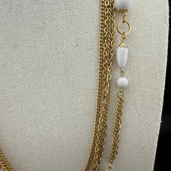Vintage Gold-Tone Multistrand Necklace With White Plastic Beads Made In Japan - Picture 8 of 9